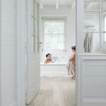 QUICK-STEP LIVYN BALANCE CLICK CANYON OAK GREY W/ SAW CUTS