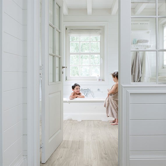 QUICK-STEP LIVYN BALANCE CLICK CANYON OAK GREY W/ SAW CUTS